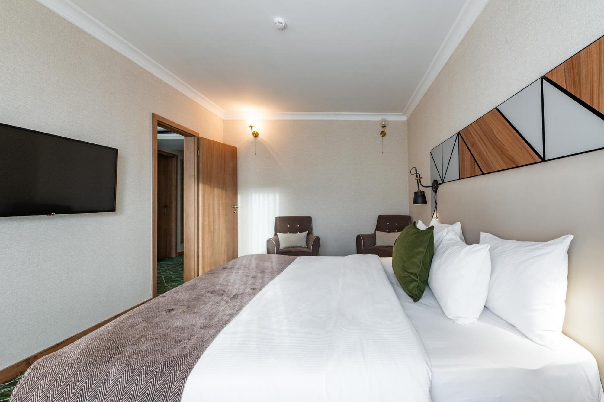 Hotel Wyndham Garden Burabay Esterno foto