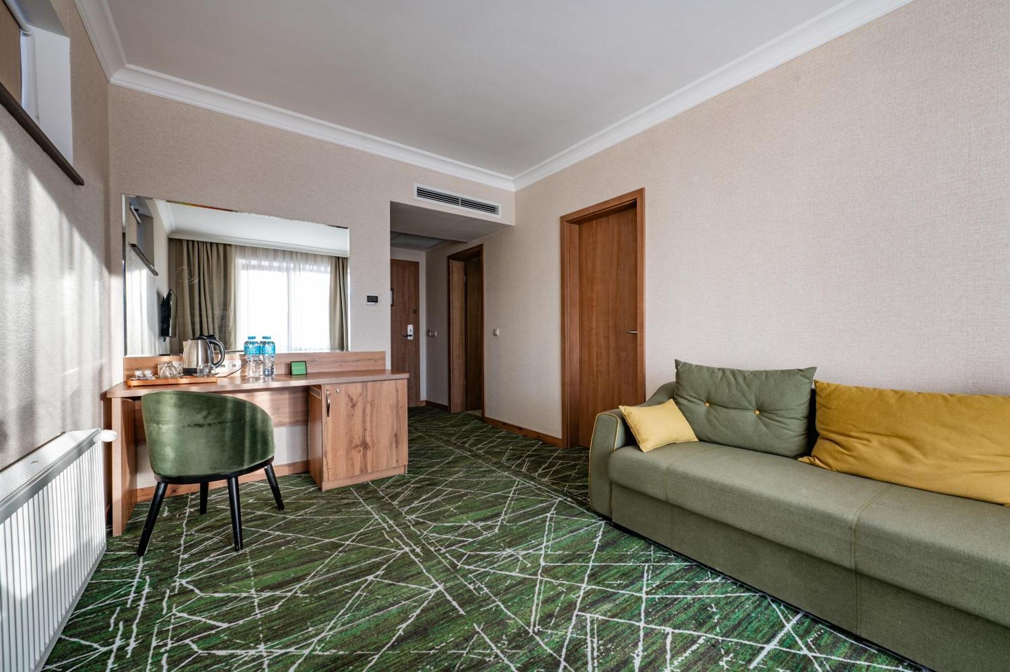 Hotel Wyndham Garden Burabay Esterno foto